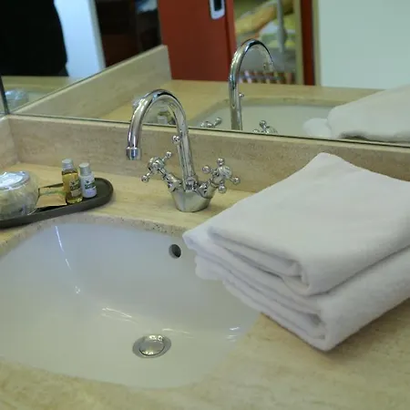 Hotel Domaine Des Graviers 3*